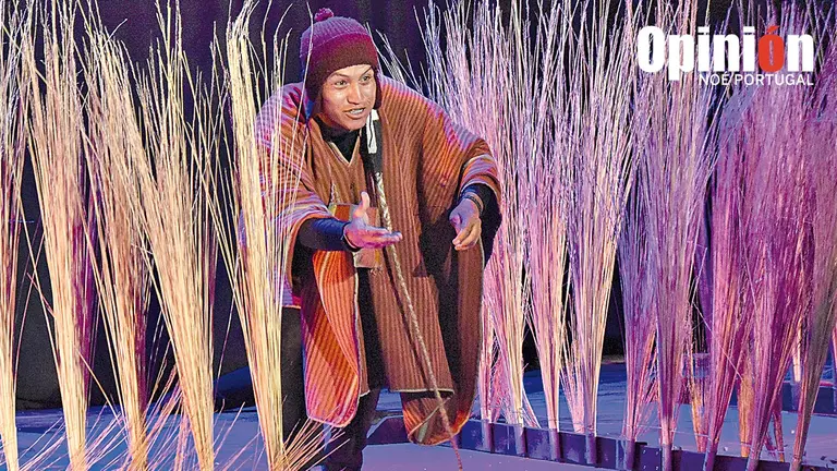 Uno de los actores en el estreno del Premio Peter Travesí. NOÉ PORTUGAL