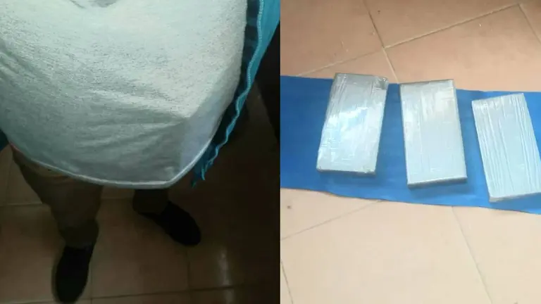 La mujer que cargaba droga en su cuerpo. Del otro lado, los ladrillos de la sustancia ilegal. Ella y su hijo fueron detenidos en Argentina. GENDARMER&Iacute;A NACIONAL ARGENTINA