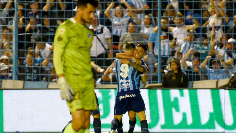 Atlético Tucumán venció a Platense 2-1 y saltó a la cima de la Liga Profesional de Fútbol. INFOBAE