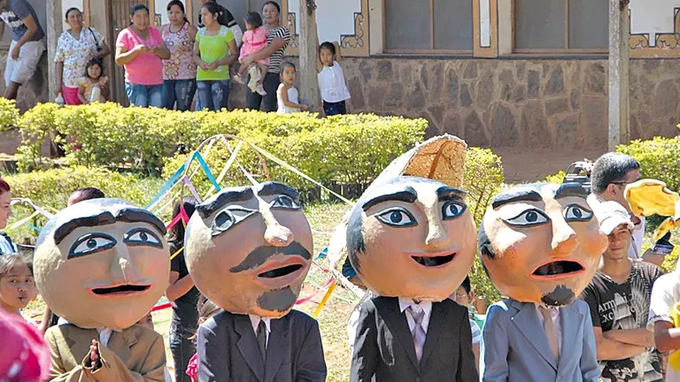 Ni&ntilde;os de la regi&oacute;n chiquitana participan en una actividad cultural. FESTIVAL DE LA ORQU&Iacute;DEA