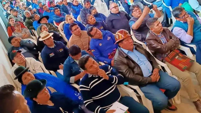 El ampliado nacional del MAS, en Cochabamba. En esa reuni&oacute;n han decidido censurar a los ministros Iv&aacute;n Lima y Eduardo del Castillo. FACEBOOK EVO MORALES AYMA