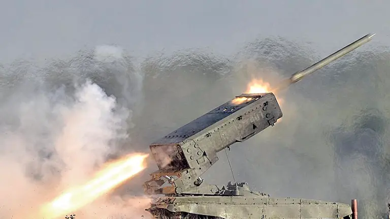Una imagen de lanzamiento de misiles desde Rusia. TELAM.COM.AR