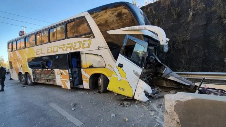 La flota de Trans Dorado, tras el accidente que se cobr&oacute; la vida del chofer. GRUPO CENTRO COCHABAMBA