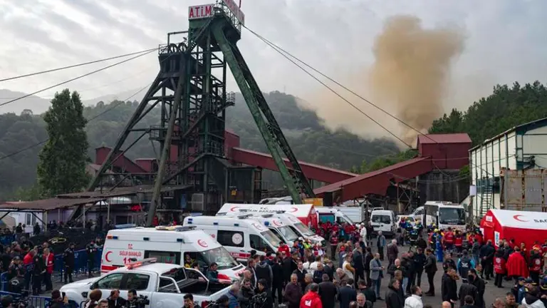 Imagen de las afueras de la mina. Captura