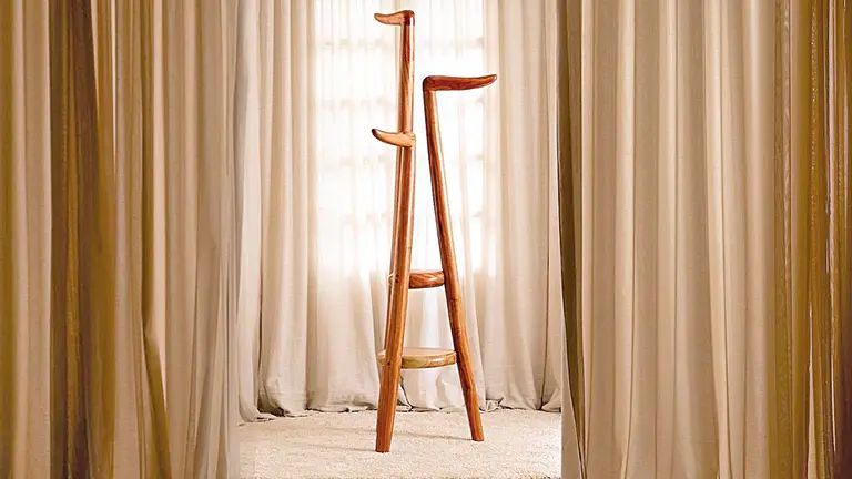 Un perchero que es parte de la colecci&oacute;n de piezas que elabor&oacute; Atelier Madera para Atelier Weise. ATELIER MADERA/BID
