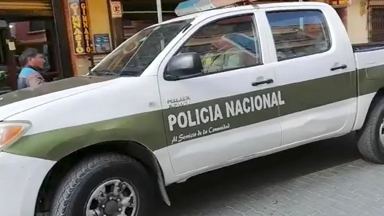 La Policía llevó a la mujer que salió ilesa a declarar. ERBOL