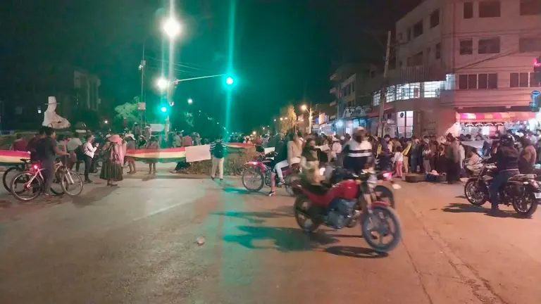 Vecinos de Colcapirhua en el bloqueo. Nicol Vargas