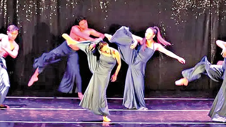El elenco de Nova Danza durante una presentación. WILSON PEÑARANDA
