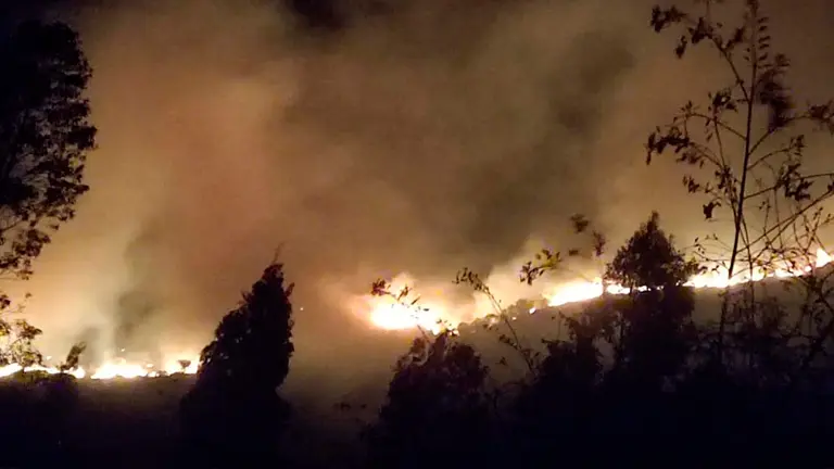 Imagen del incendio en Chocaya. Tunari Sin Fuego