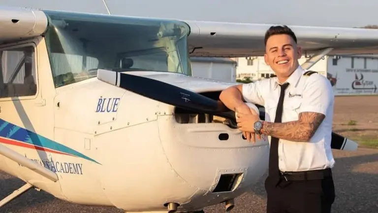 Henry Vaca, en su nueva etapa de formaci&oacute;n aeron&aacute;utica. Jet Airways Academy.