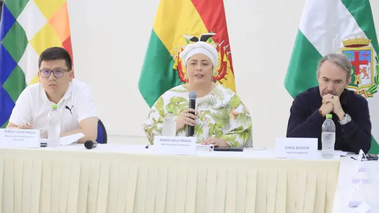 Representaciones del Gobierno durante el di&aacute;logo por el censo./ ABI