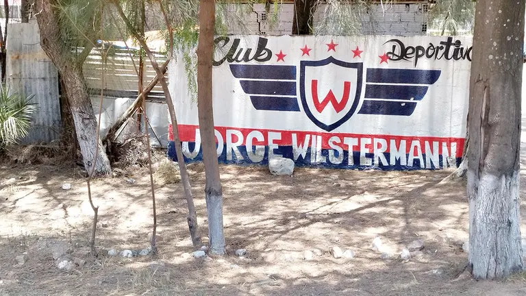 Una imagen del frontis del complejo de Wilstermann. DEPORTE CENTRAL