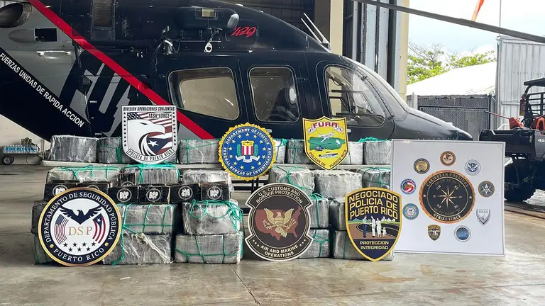 Decomisan coca&iacute;na valorada en 26 millones de d&oacute;lares en aguas de Puerto Rico./ EFE