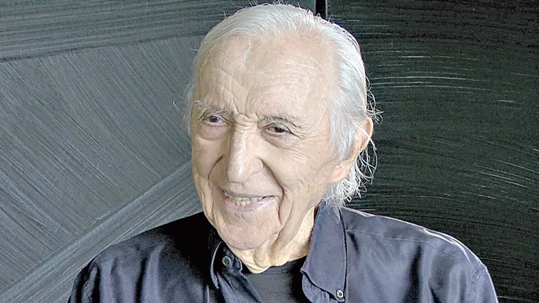 El pintor fallecido Pierre Soulages. INFOBAE