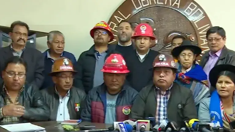 Conferencia de prensa de la COB. BTV