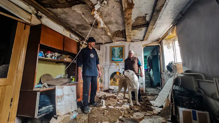 Relator ONU: La destrucci&oacute;n de casas en guerras debe ser delito internacional./ EFE