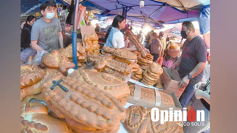 Vendedoras de t&rsquo;anta wawas en la Feria de Todos Santos de Cochabamba. DICO SOL&Iacute;S