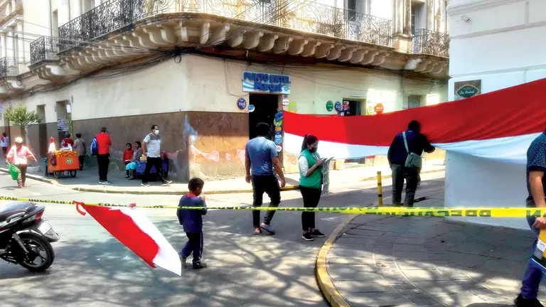 Un punto de bloqueo en la ciudad de Tarija. APG