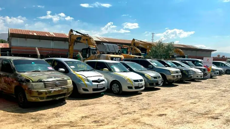 Autos incautados en el pa&iacute;s./ TOMADA DE ABI