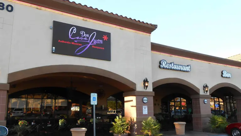 Fachada del restaurante Casa Don Juan, propiedad de una familia latinaque ofrece empleo a 110 trabajadores, casi todos latinos en en Las Vegas, Nevada, en una fotograf&iacute;a de archivo. EFE