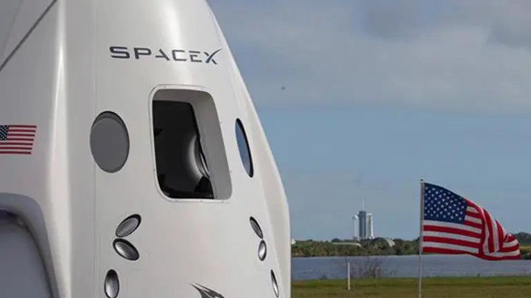 Sobre SpaceX. EFE