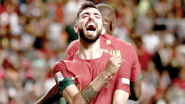 Bruno Fernandes festeja una conquista de Portugal. SPORTSMOLE.CO.UK
