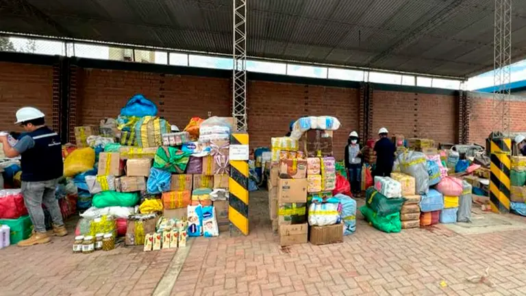 Sobre comiso de productos. TOMADA DE ADUANA