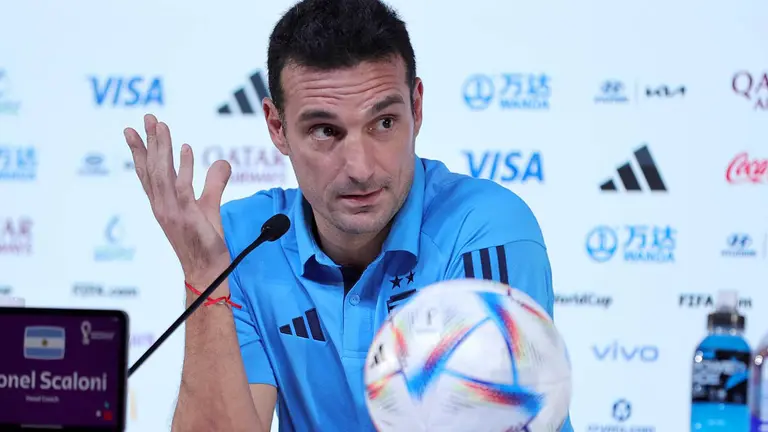 Lionel Scaloni, director técnico de la selección argentina, durante una rueda de prensa. EFE