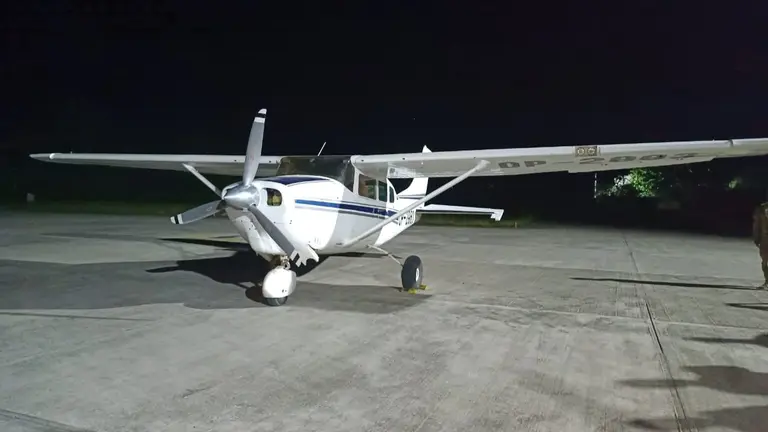 Avioneta encontrada en Villa Tunari con 270 paquetes de coca&iacute;na. FISCAL&Iacute;A DEPARTAMENTAL