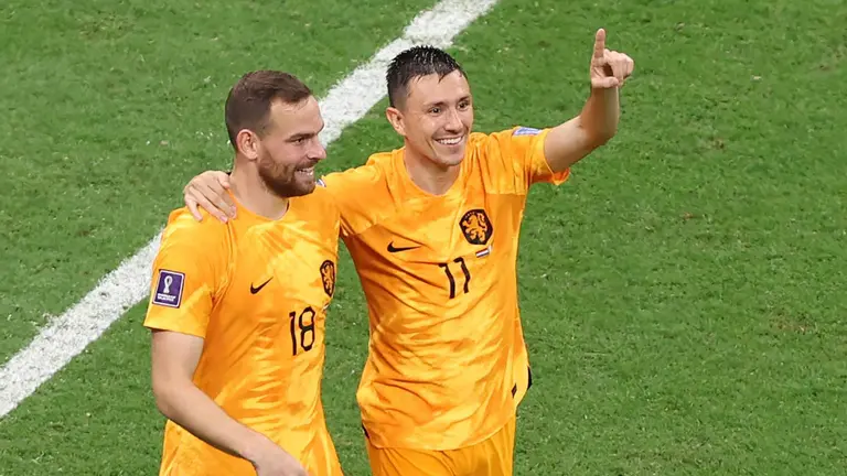 2-0. Pa&iacute;ses Bajos hacia octavos./ EFE