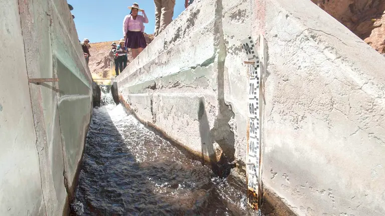 La canalizaci&oacute;n que conduce las aguas del Silala a Chile. ABI/ARCHIVO