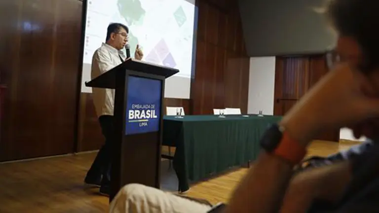 Sobre Amazon&iacute;a. EFE
