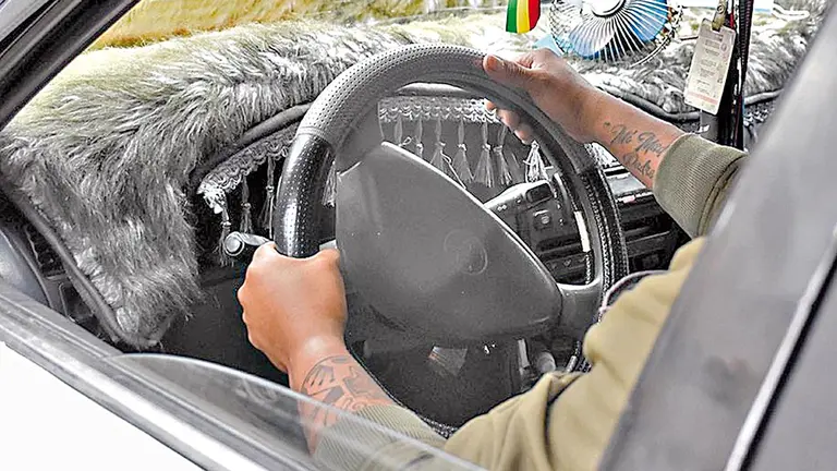 Fotograf&iacute;a ilustrativa de un taxista./ DICO SOL&Iacute;S