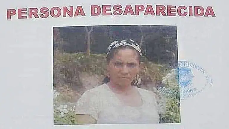 Afiche que reporta la desaparici&oacute;n de Getrudes Arispe. POLIC&Iacute;A