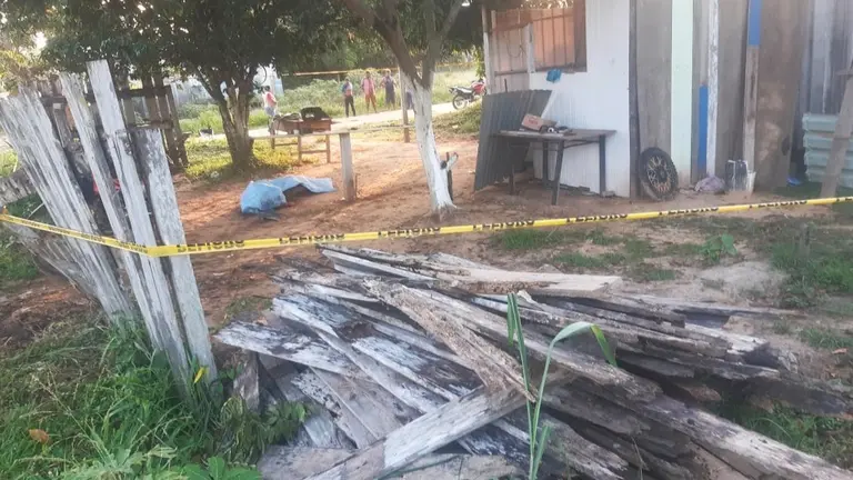 La escena del crimen en la que hallaron los cuerpos de padre e hijo, en Pando. URGENTE.BO