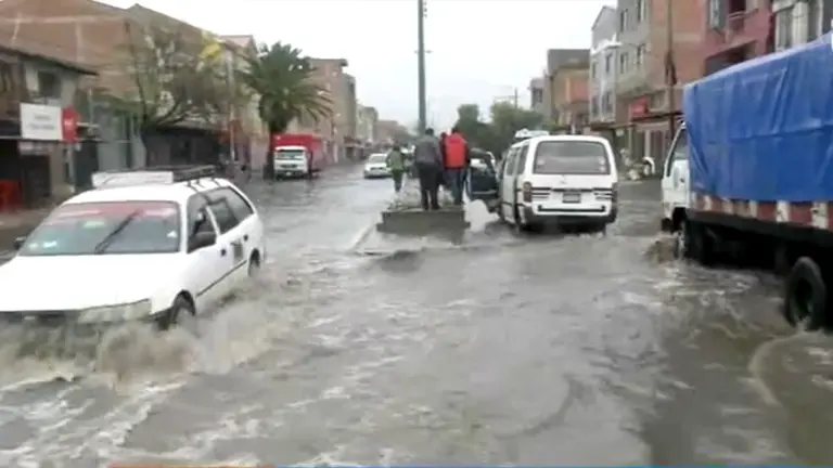 Parte de la avenida Panamericana, inundada a causa de las lluvias. CAPTURA DE VIDEO