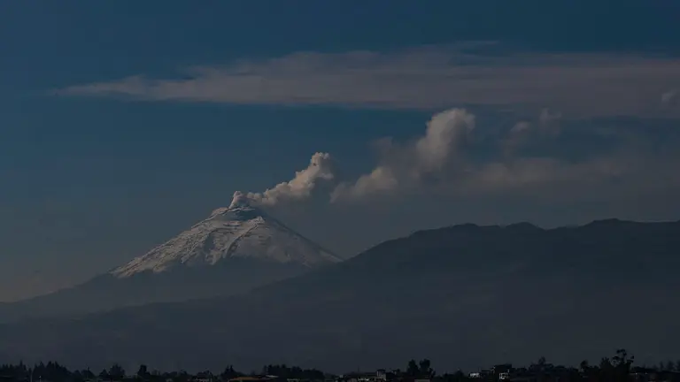 Sobre volc&aacute;n en Ecuador. EFE