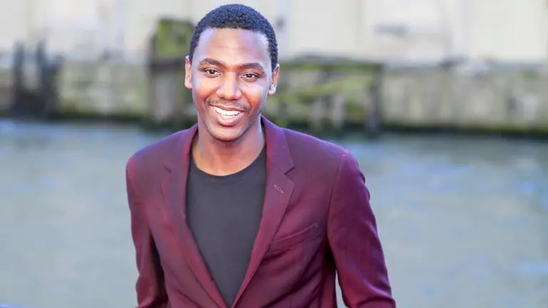 El actor estadounidense y miembro del reparto Jerrod Carmichael posa en el estreno de Transformers - The Last Knight. Imagen de archivo. EFE