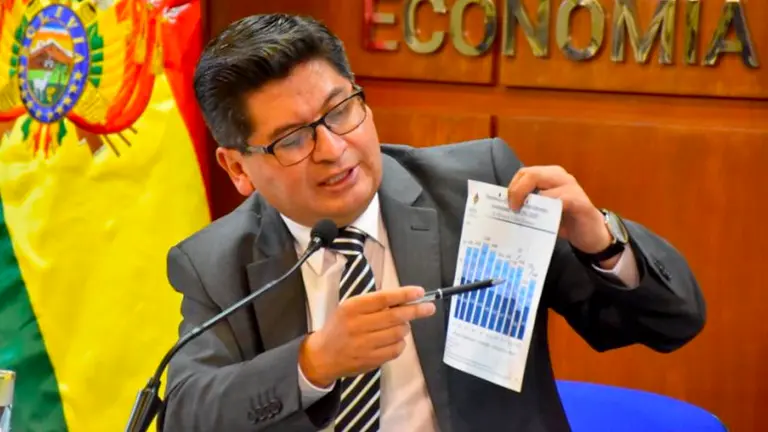 El ministro de Economía, Marcelo Montenegro, en conferencia de prensa este jueves. APG