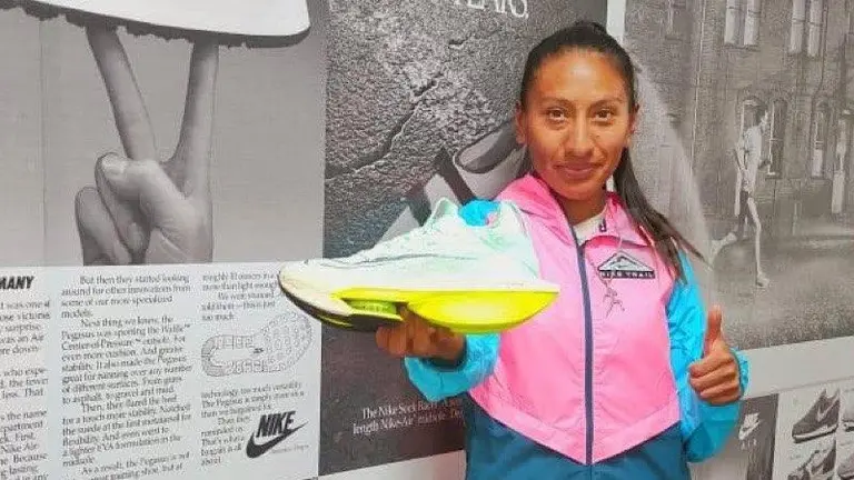 Jhoselyn Camargo, primera atleta boliviana en firmar con la marca Nike. Jhoselyn Camargo