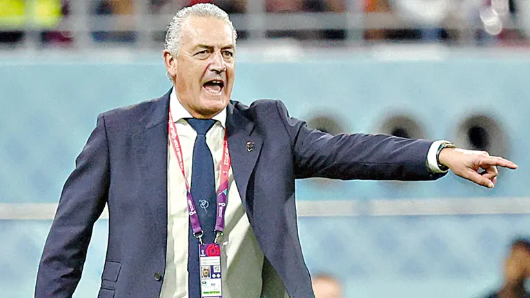 Gustavo Alfaro, durante un partido de Ecuador.     EFE
