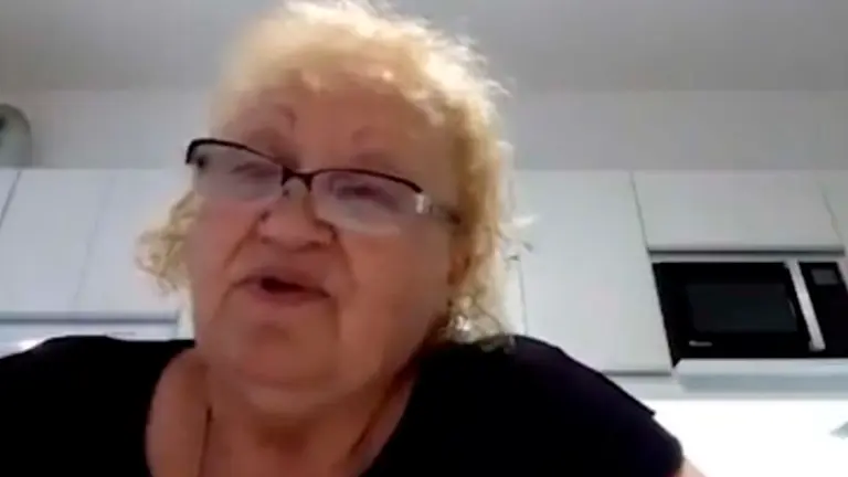 M&oacute;nica D&oacute;mina en entrevista con una radio argentina. Captura de pantalla