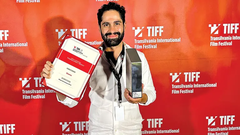 Alejandro Loayza: 'Lo más importante en el cine es contar una buena historia'. ALMA FILMS