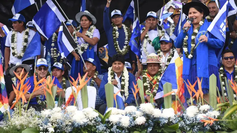 El expresidente de Bolivia en el acto realizado en el estadio de Sacaba./ DICO SOL&Iacute;S