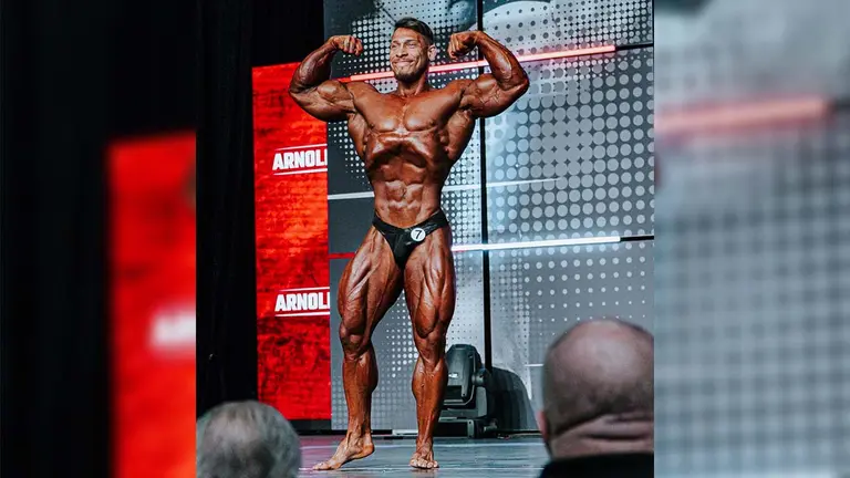 Ram&oacute;n Dino en una competici&oacute;n de culturismo. INSTAGRAM