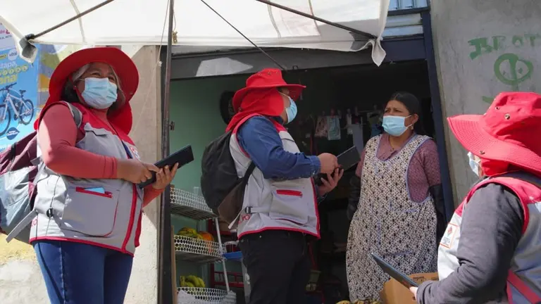 Brigadas encuestan en la ciudad de La Paz.    ABI