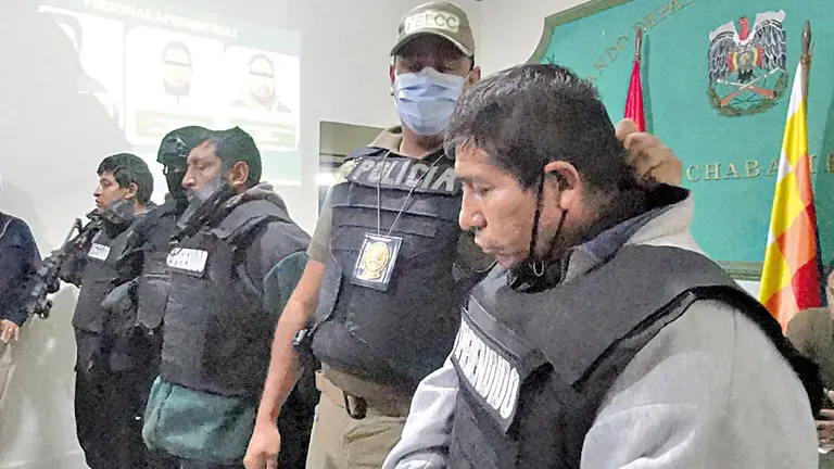 Polic&iacute;a presenta a los &ldquo;cogoteros&rdquo; capturados en el Valle Bajo de Cochabamba. MARIELA COSS&Iacute;O