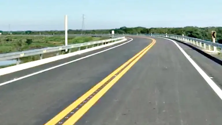 Una carretera en San Ignacio de Moxos, Beni. LA PALABRA DEL BENI