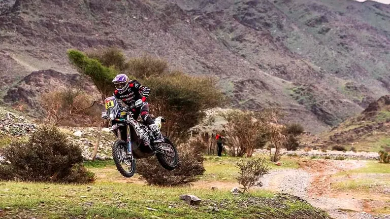 Daniel Nosiglia, durante el Rally Dakar, que se desarrolla en Arabia. Facebook Daniel Nosiglia