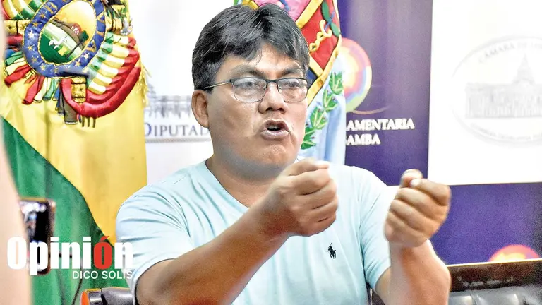 El diputado masista H&eacute;ctor Arce,  en la Brigada Parlamentaria de Cochabamba. DICO SOL&Iacute;S